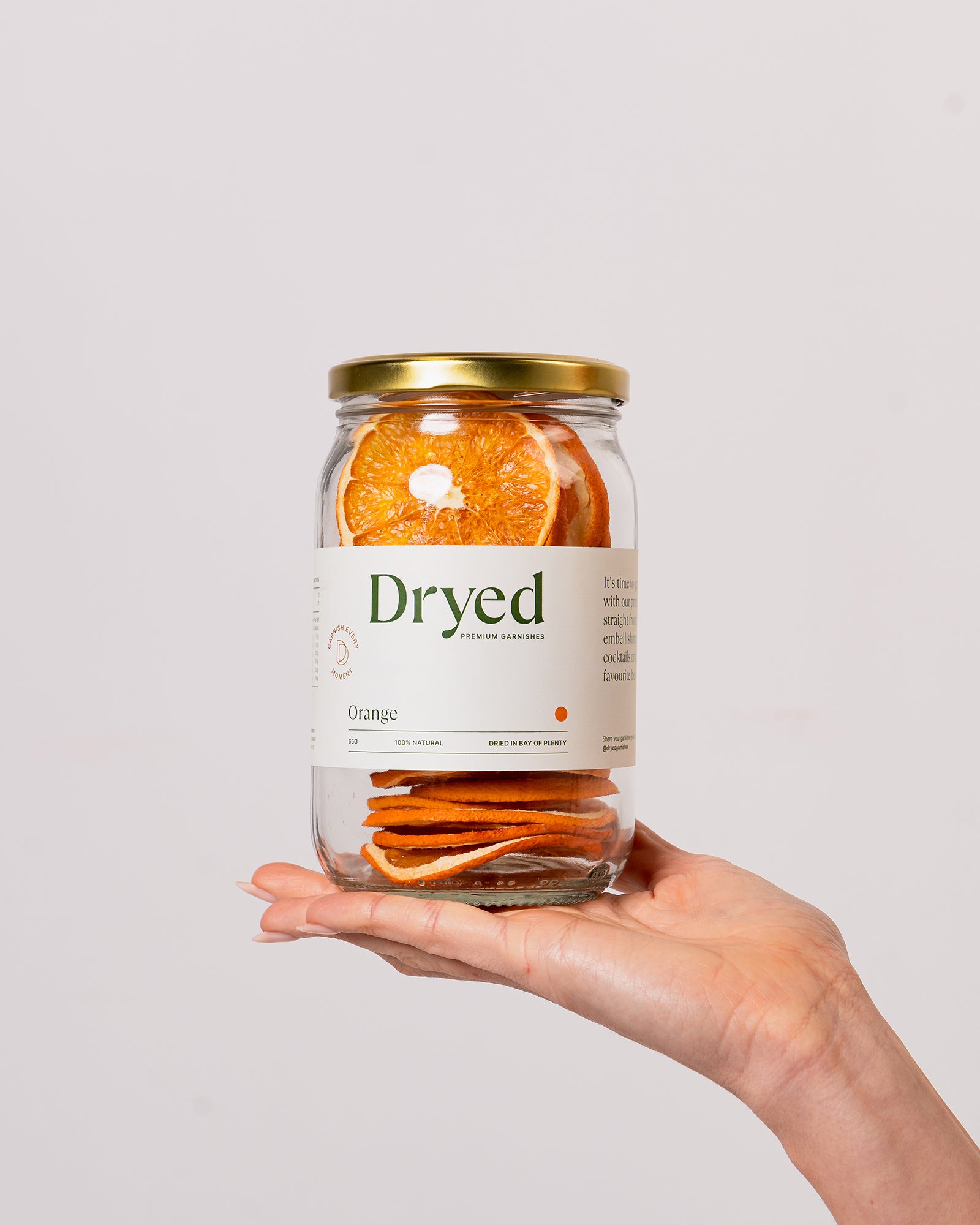 100% natural dehydrated orange garnish for cocktails, drinks and platters.