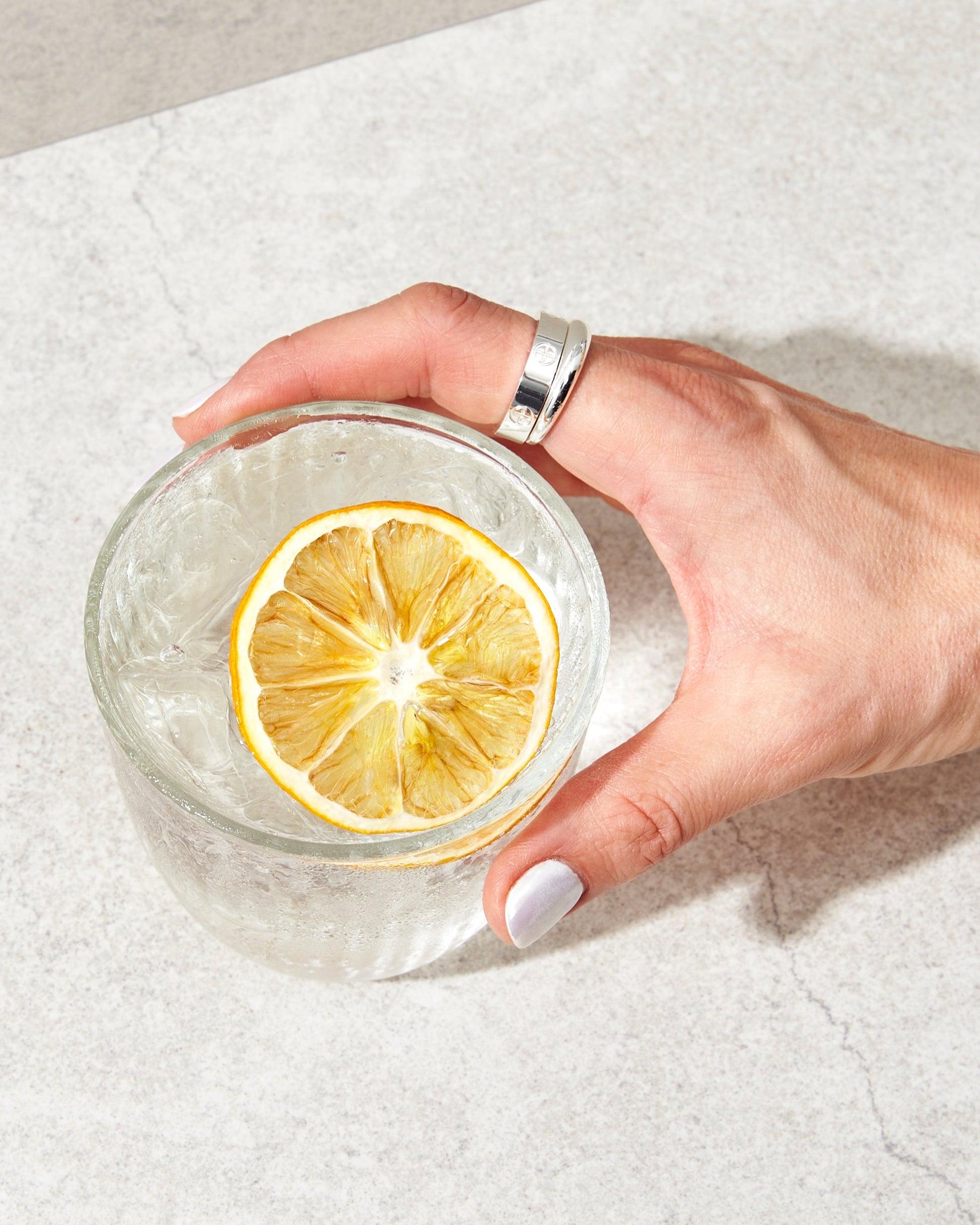 100% natural dehydrated lemon garnish for cocktails, drinks and platters.